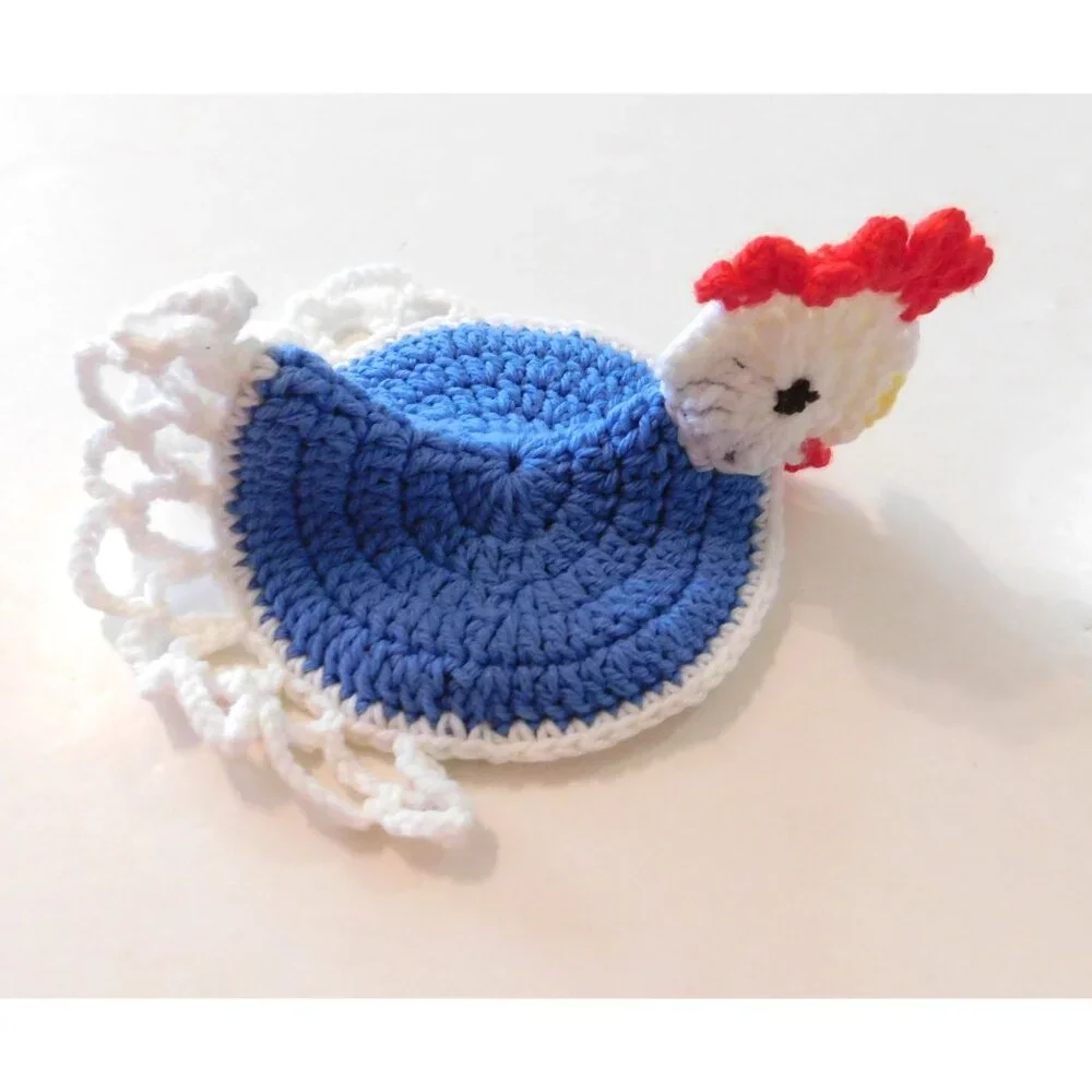 Crochet Chicken Pot Holder Handcrafted 7" Diameter Blue White Farmhouse Kitchen - Picture 3 of 5